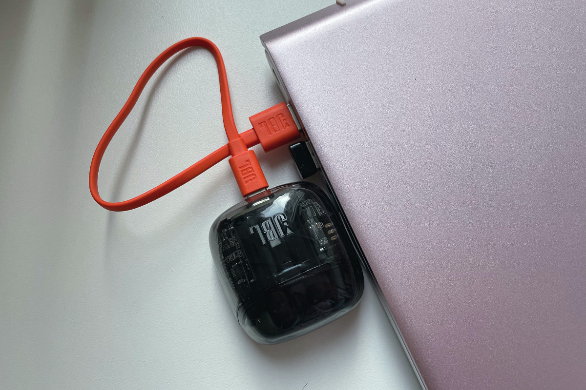 Обзор наушников JBL TUNE 225TWS Ghost: призрачная красота и мощный звук фото