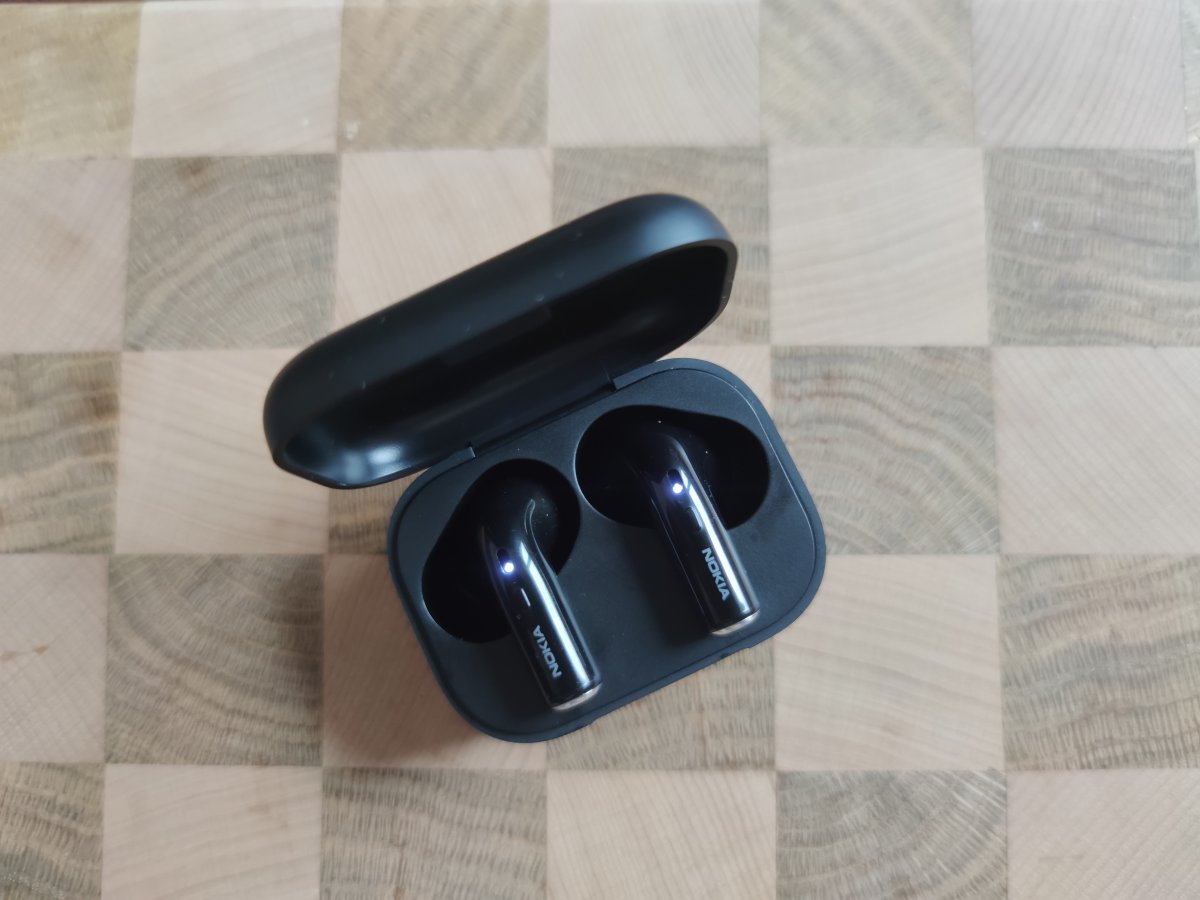 Обзор TWS-наушников Nokia Essential True Wireless E3500: удобные, неприхотливые и полностью автономные фото
