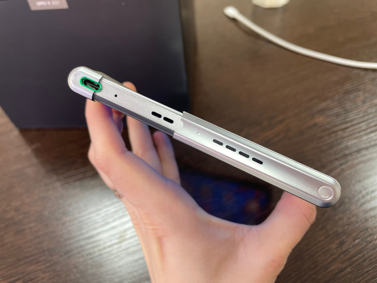 Как выглядит Oppo X 21 — первый в мире смартфон с растягивающимся экраном фото