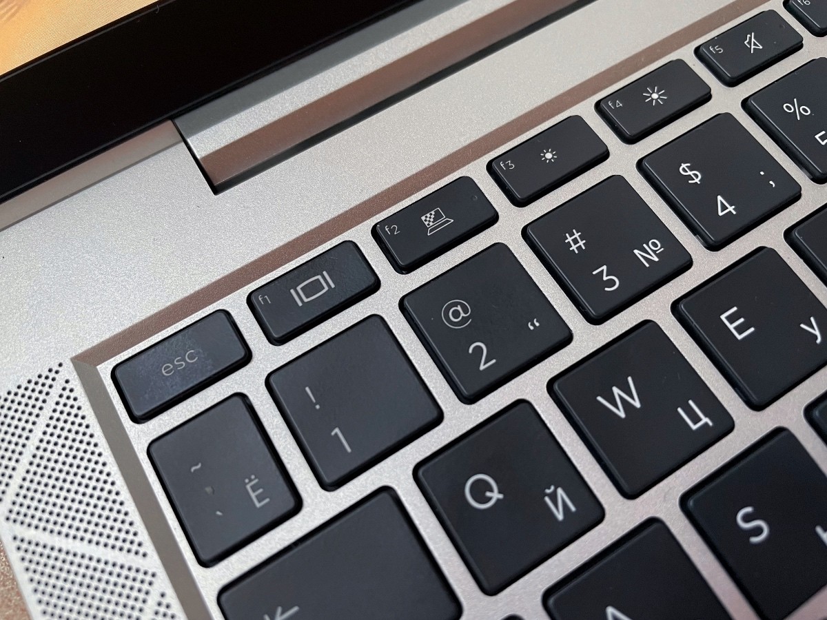 Обзор HP EliteBook 845 G7: легкий и быстрый ультрабук для тех, кто много перемещается фото