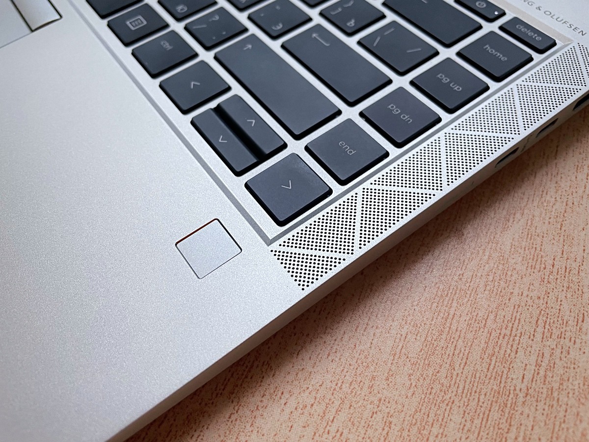 Обзор HP EliteBook 845 G7: легкий и быстрый ультрабук для тех, кто много перемещается фото