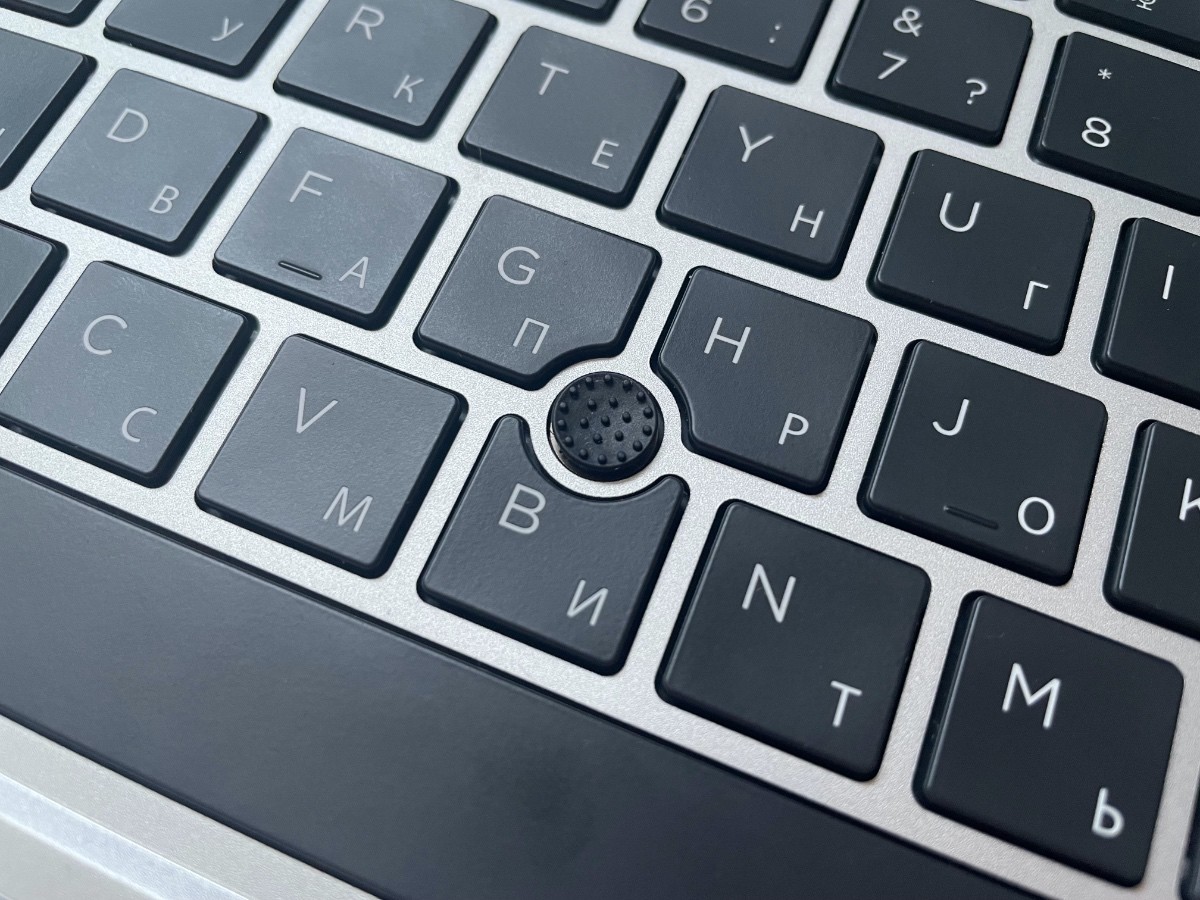 Обзор HP EliteBook 845 G7: легкий и быстрый ультрабук для тех, кто много перемещается фото