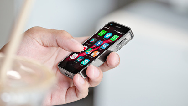 Разработан современный смартфон величиной с полтора спичечных коробка картинка Разработан современный смартфон размером в полтора спичечных коробка