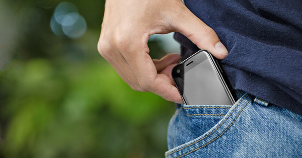 Разработан современный смартфон величиной с полтора спичечных коробка картинка Разработан современный смартфон размером в полтора спичечных коробка