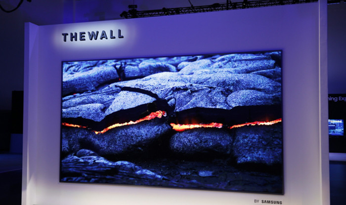95109CES 2018. Samsung The Wall: 146-дюймовый телевизор с возможностью конвертировать любой контент в формат 8K