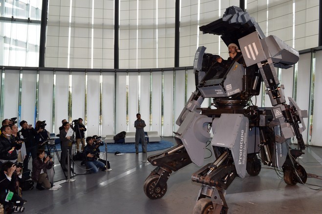 77055Япония приняла вызов США на дуэль гигантских роботов