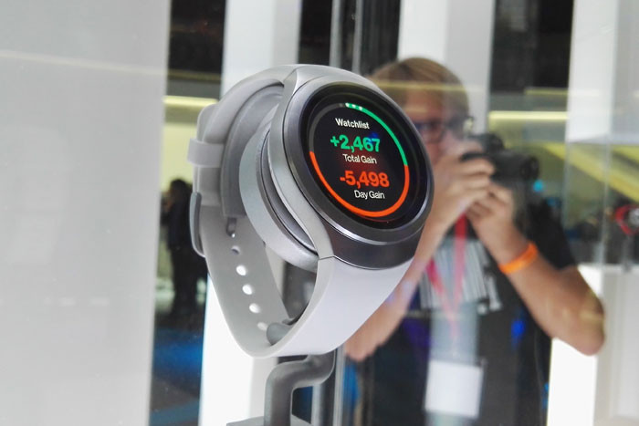 80168IFA 2015: Gear S2 — новые умные часы Samsung, которые ничего не изменят