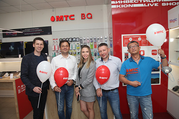 В Новосибирске открылся первый монобрендовый магазин BQ. На очереди – десятки других городов фото