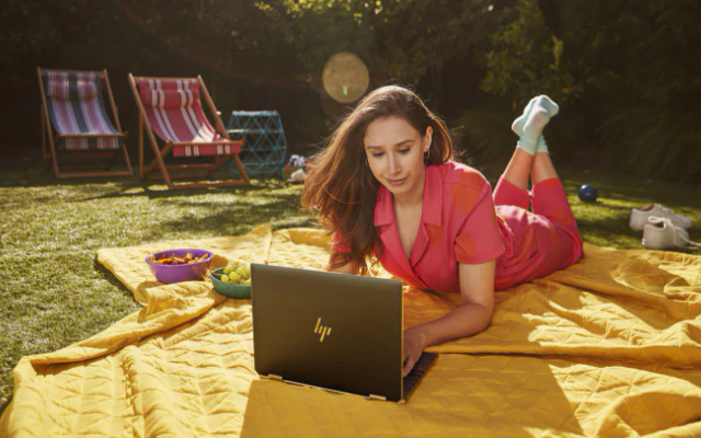 169066Ноутбук HP Spectre X360 14-ea0014ur: Поиграть и поработать