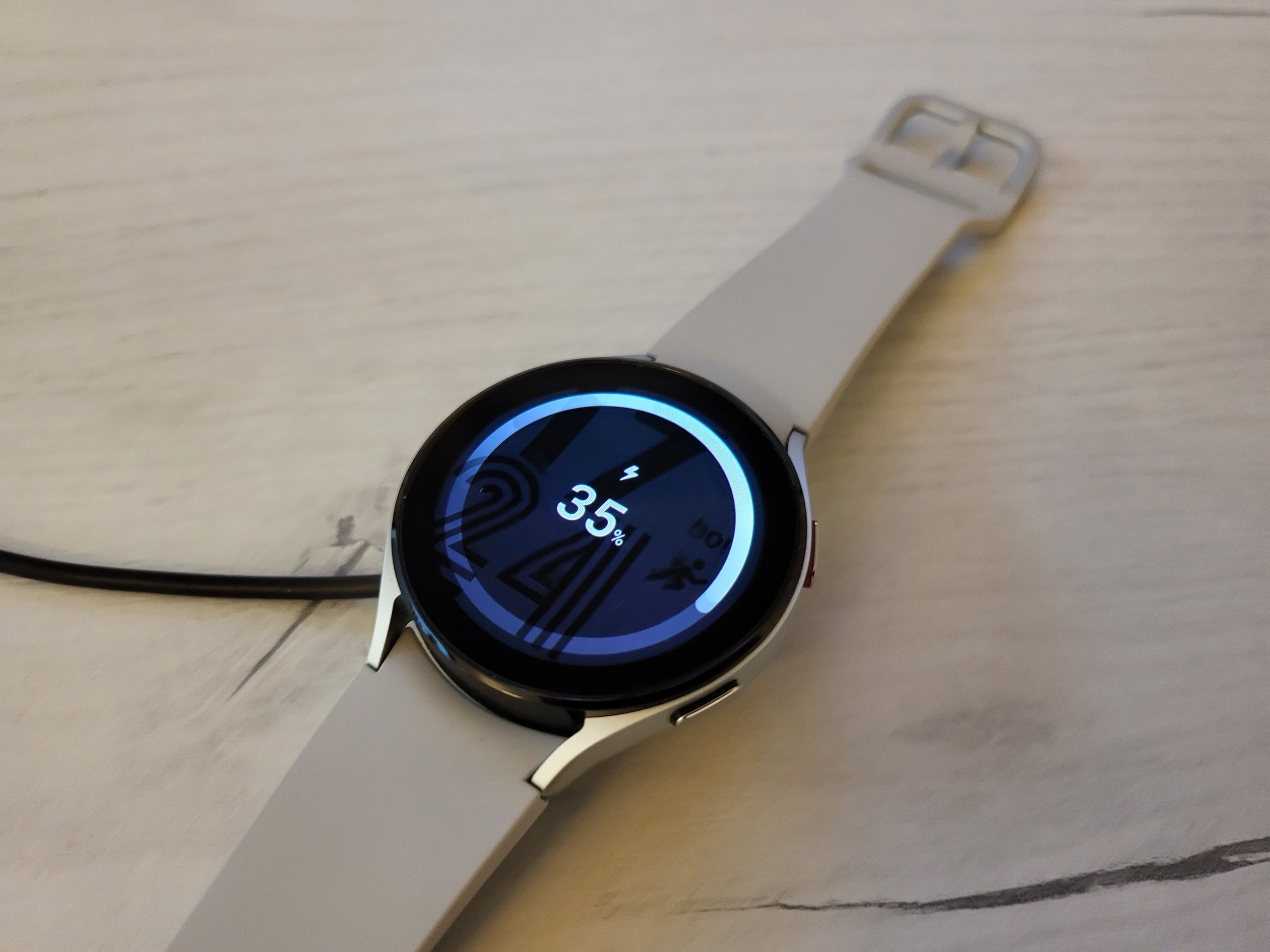 Обзор Samsung Galaxy Watch 4: самые умные часы фото
