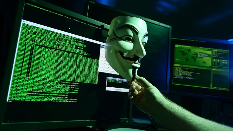 169686США предлагают $10 миллионов за информацию о хакерах