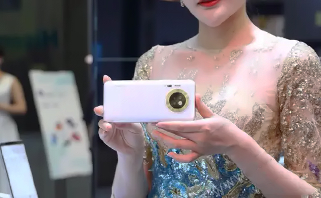 169376Смартфон Hisense F60 5G получил четыре динамика и функцию оценки количества кислорода в крови