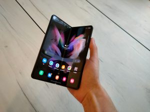 Обзор Samsung Galaxy Z Fold 3: гибрид смартфона и планшета с камерой-невидимкой
