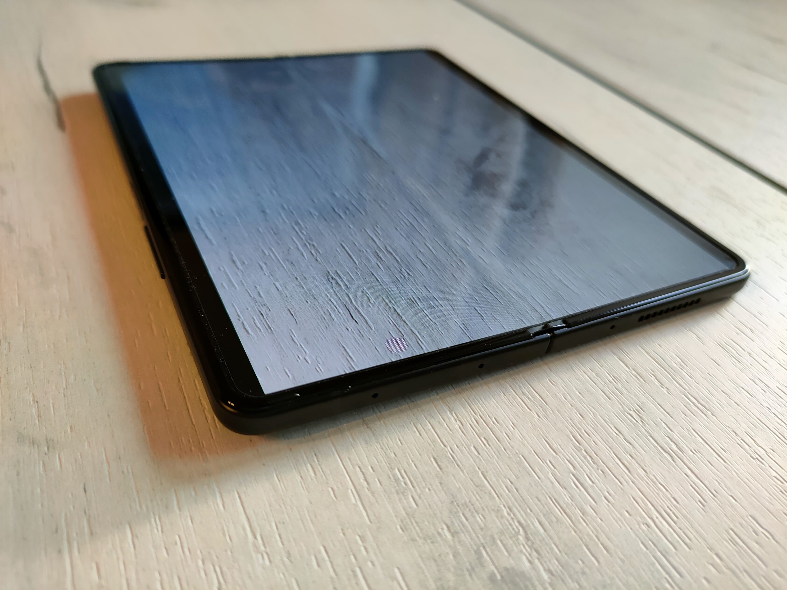 Обзор Samsung Galaxy Z Fold 3: гибрид смартфона и планшета с камерой-невидимкой картинка Обзор Samsung Galaxy Z Fold 3: гибрид смартфона и планшета с камерой-невидимкой фото