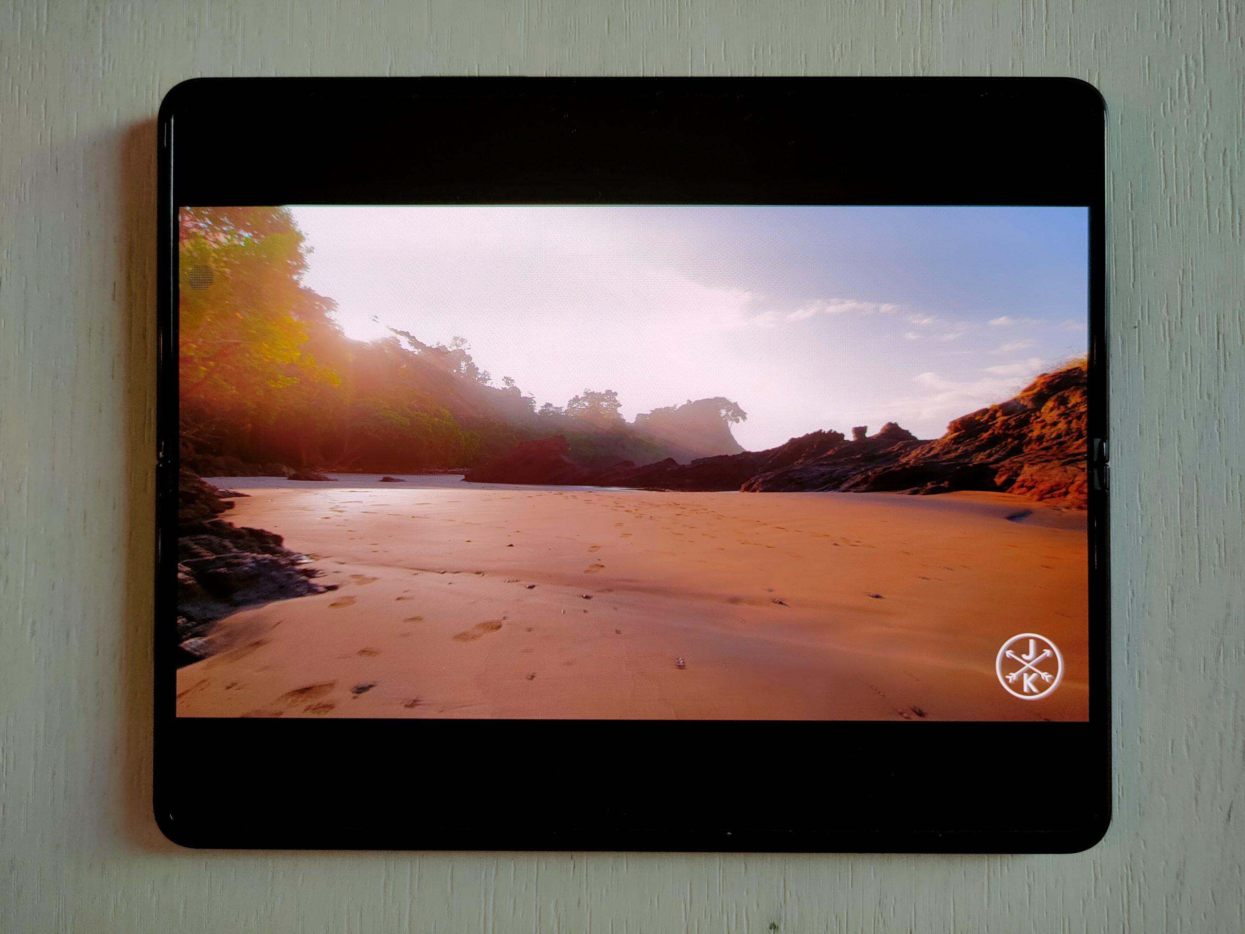 Обзор Samsung Galaxy Z Fold 3: гибрид смартфона и планшета с камерой-невидимкой картинка Обзор Samsung Galaxy Z Fold 3: гибрид смартфона и планшета с камерой-невидимкой фото