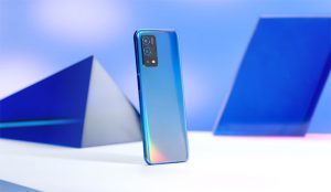 В РФ приехал смартфон Oppo A55 с защитой от влаги и камерой на 50 мегапикселей