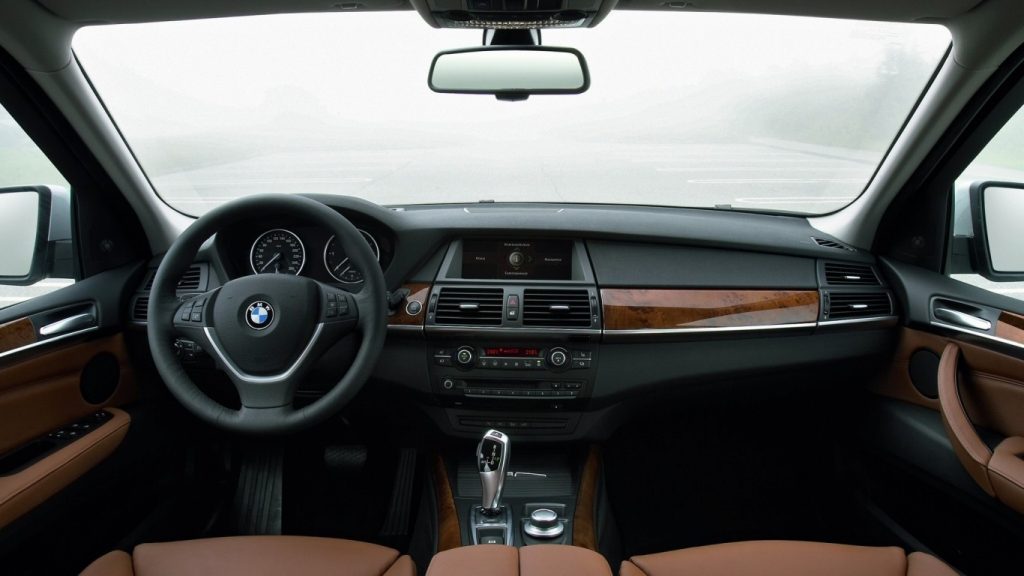 В автомобилях BMW больше не будет сенсорных экранов