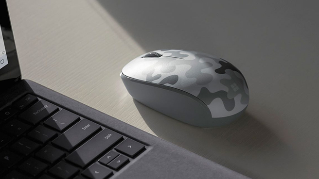 171825Microsoft привезла в РФ необычную мышь из океанических отходов