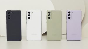 В РФ поступил в продажу смартфон Samsung Galaxy S21 FE 5G, созданный по заветам фанатов корейской компании