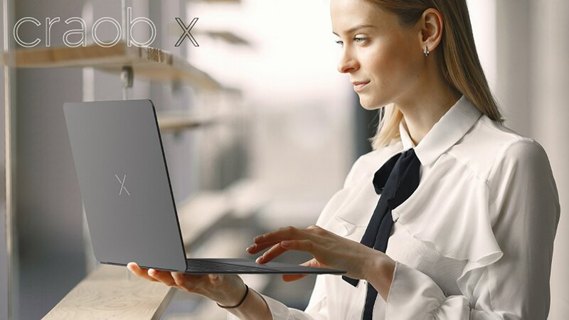 Представлен первый в мире ноутбук без разъемов фото