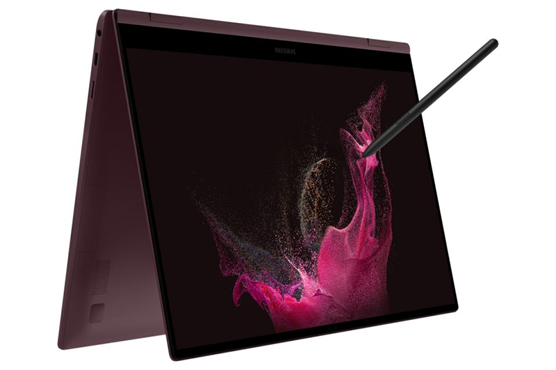 Samsung возвращается на российский рынок ноутбуков с двумя интересными моделями фото