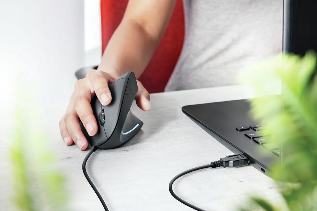 3 причины, по которым вам следует использовать эргономичную мышь фото