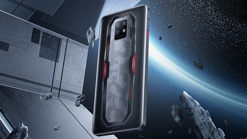 Представлен супермощный игровой смартфон Nubia Red Magic 7S Pro со 135-ваттной зарядкой и RGB-подсветкой фото