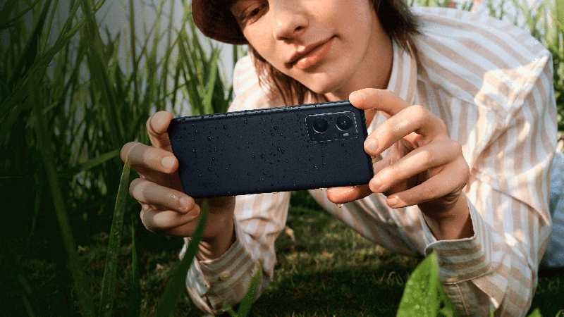 В России представлен смартфон Oppo A96 с защитой по IP54 и стереодинамиками фото