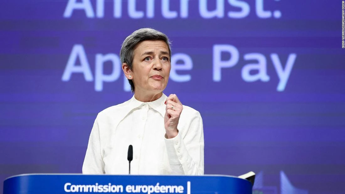 Никакого USB-C! Беспортовый iPhone 15: 5 главных событий, которые намекают, что Apple избавится от порта для зарядки! фото