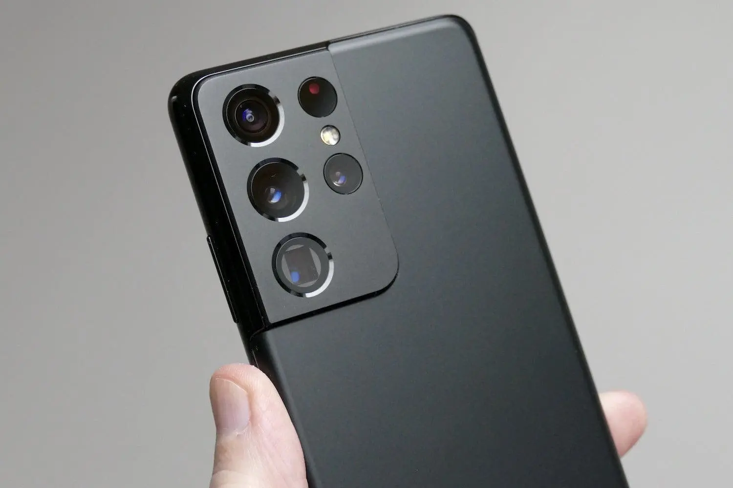 Компания Samsung выпустит лучший флагман последних лет - Galaxy S23 Ultra фото