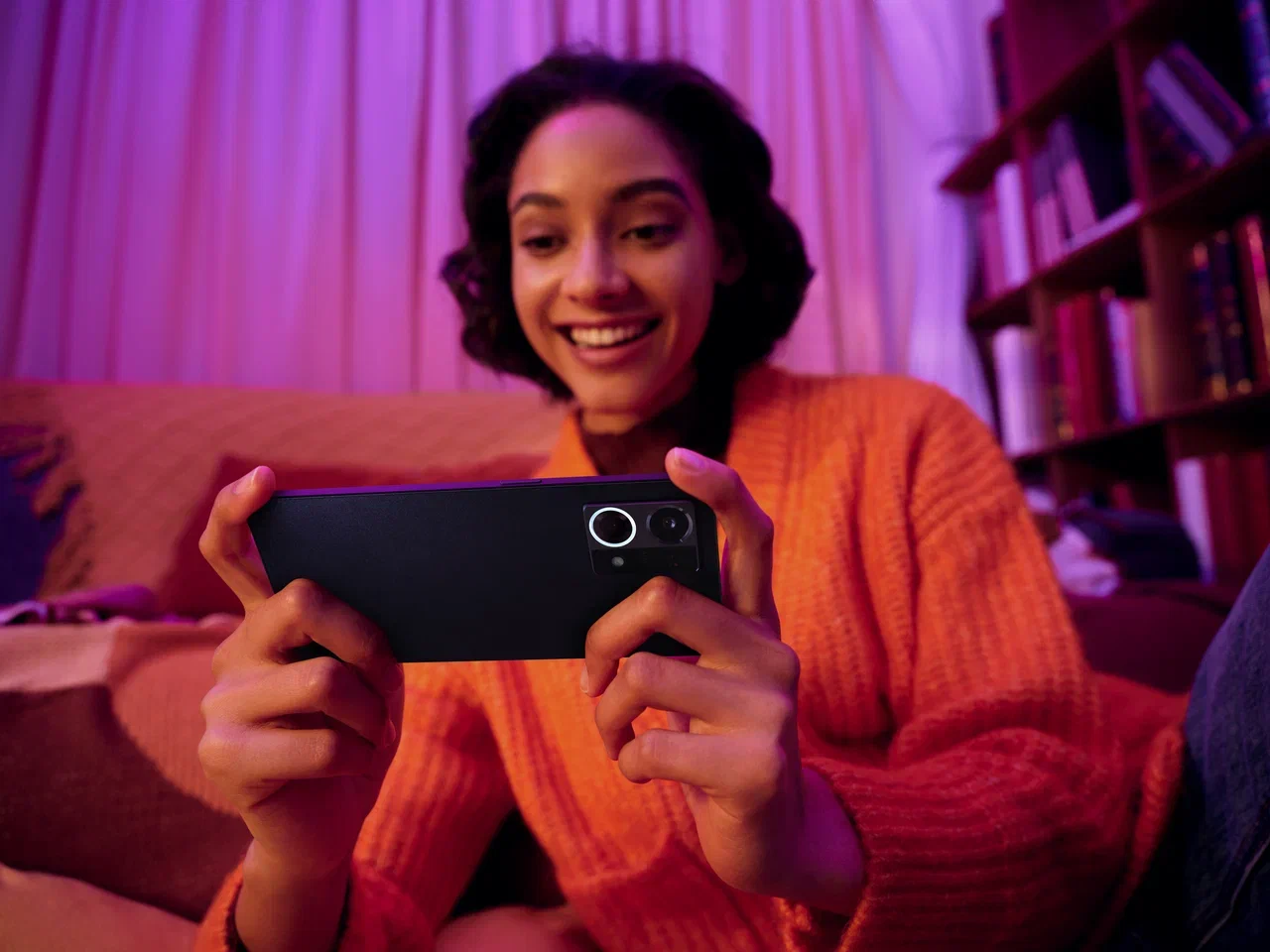 OPPO представляет Reno7: смартфон с уникальными возможностями камеры картинка OPPO представляет Reno7: смартфон с уникальными возможностями камеры фото