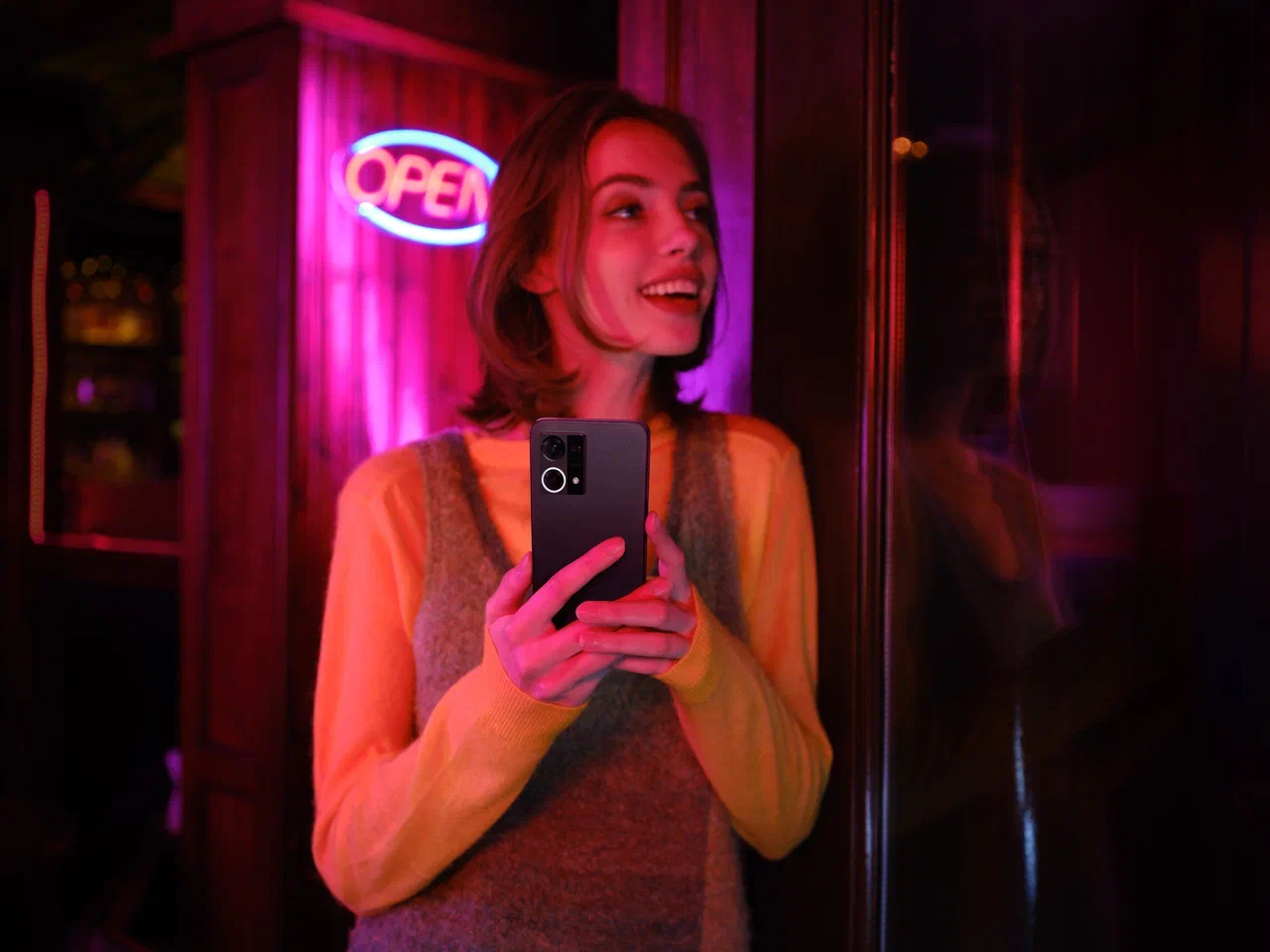 OPPO представляет Reno7: смартфон с уникальными возможностями камеры фото