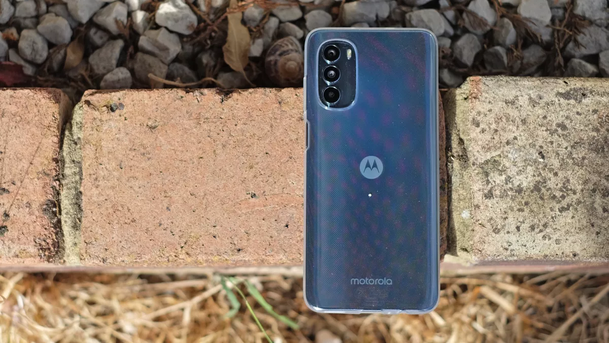 Обзор Motorola Moto G82 фото