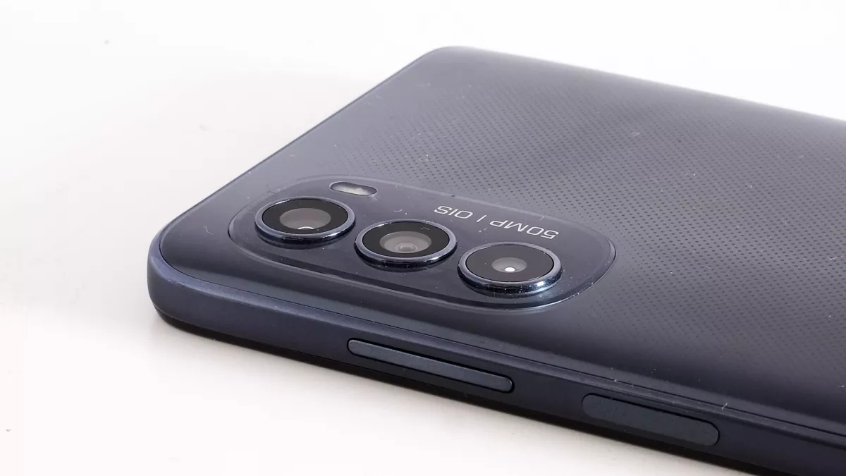 Обзор Motorola Moto G82 фото