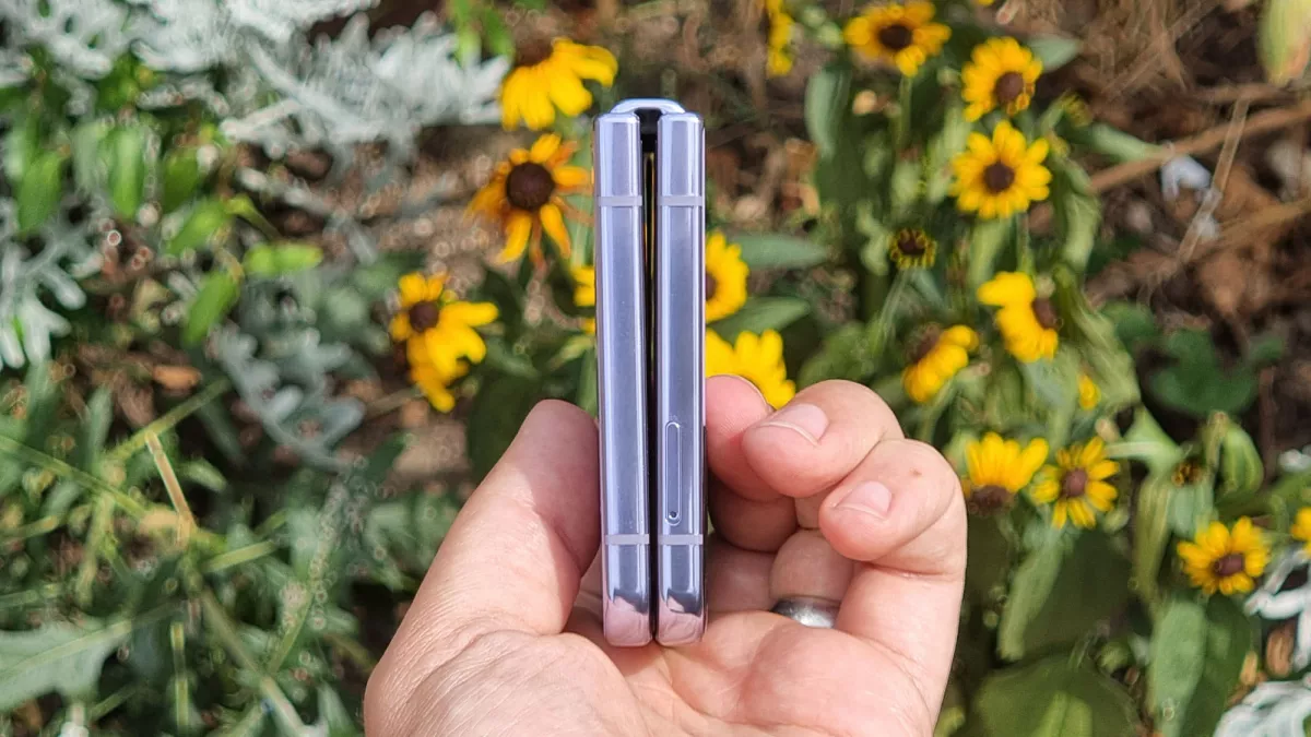 Обзор Samsung Galaxy Z Flip 4 фото