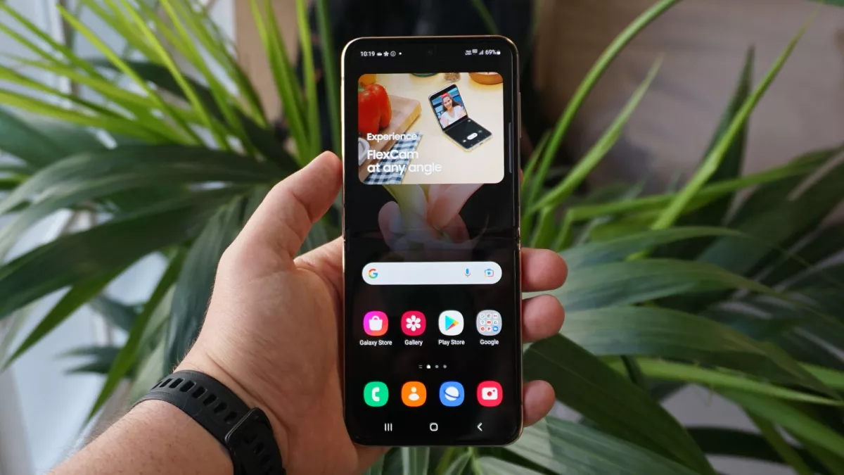 Обзор Samsung Galaxy Z Flip 4 фото