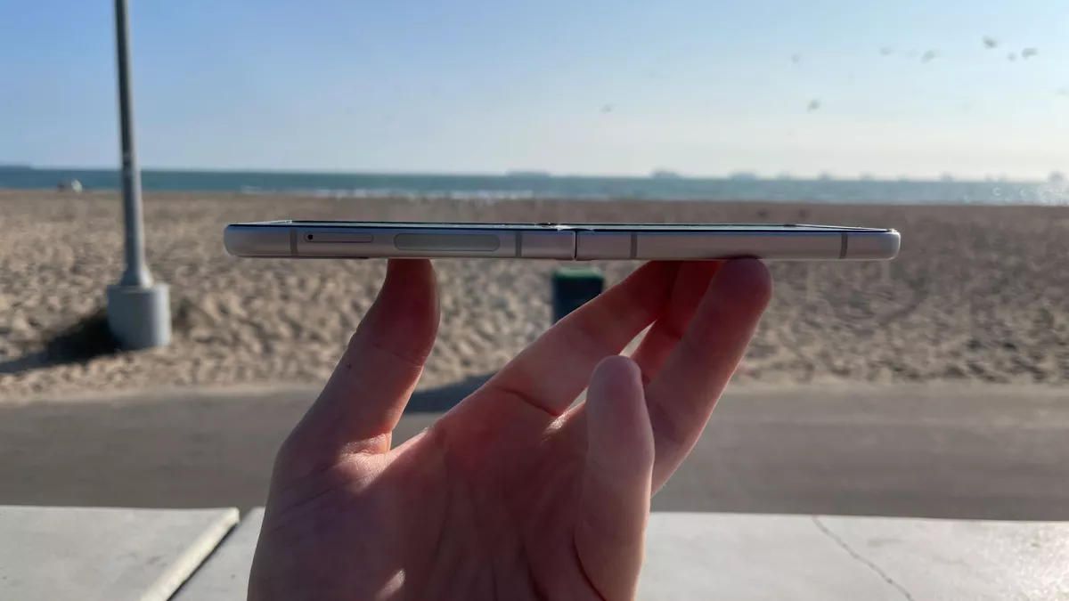 Samsung galaxy flip 4 внутри. Samsung galaxy z flip 4 colors. Galaxy z flip3 5g. Samsung z flip 3 обзор. самсунг флип 4 обзор.