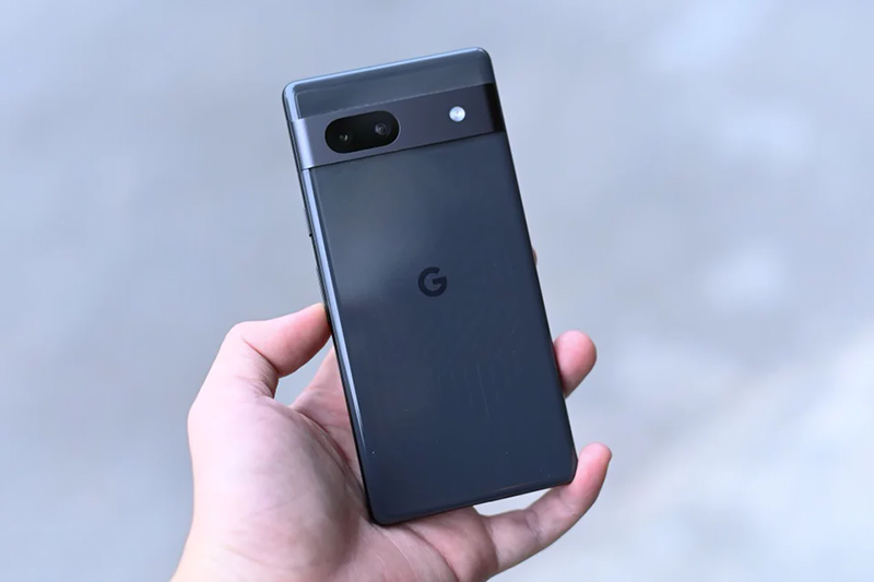 Раскрыты дизайн и характеристики ультракомпактного смартфона Google Pixel 7a фото
