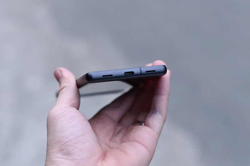 Раскрыты дизайн и характеристики ультракомпактного смартфона Google Pixel 7a фото