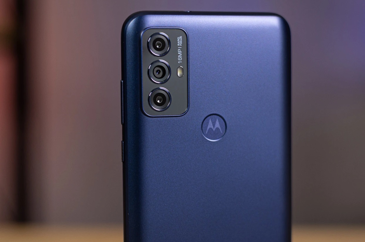 Обзор Motorola Moto G Play (2023) фото