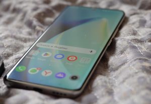 Смартфон realme 10 Pro+ 5G: Скользкий дизайн, но мощная начинка