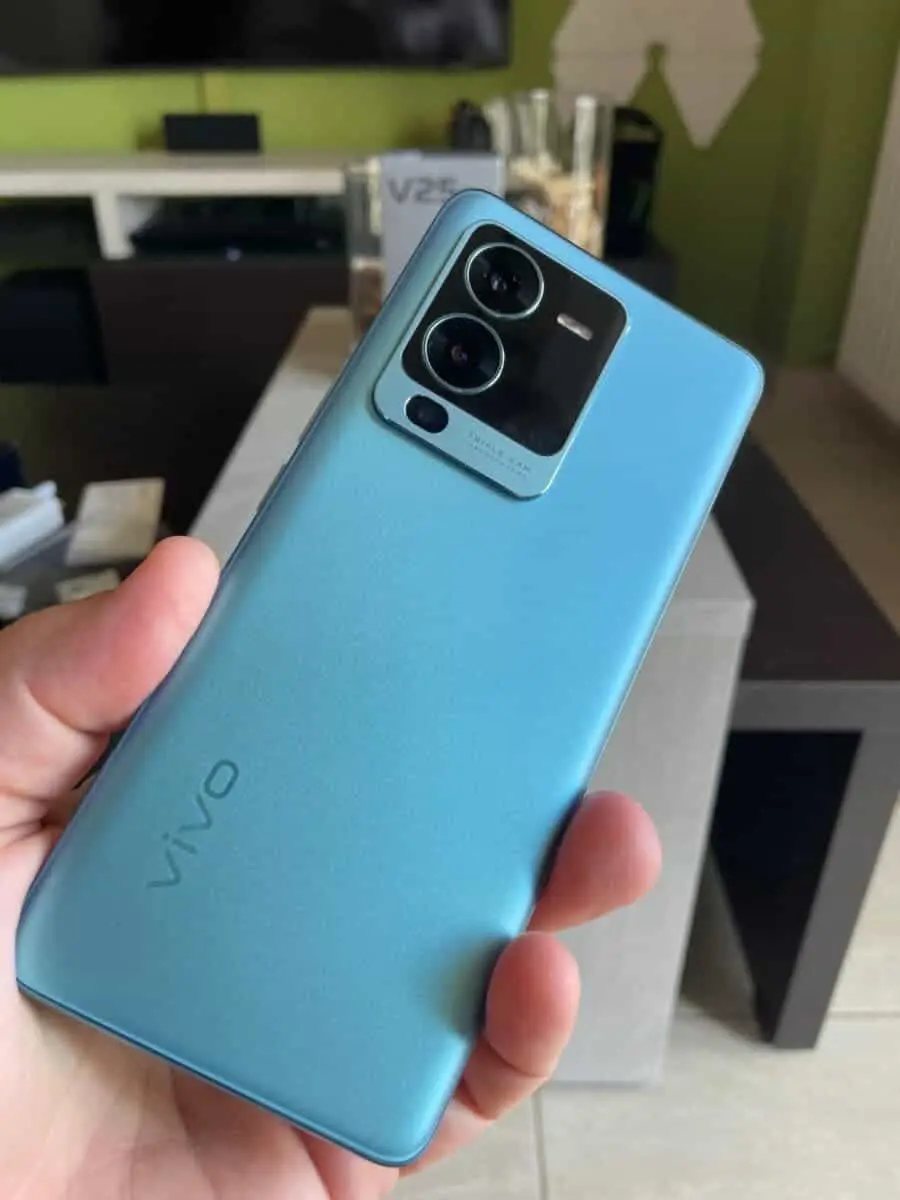 Обзор Vivo V25 Pro: камерофон со стильным дизайном картинка Обзор Vivo V25 Pro: камерофон со стильным дизайном фото