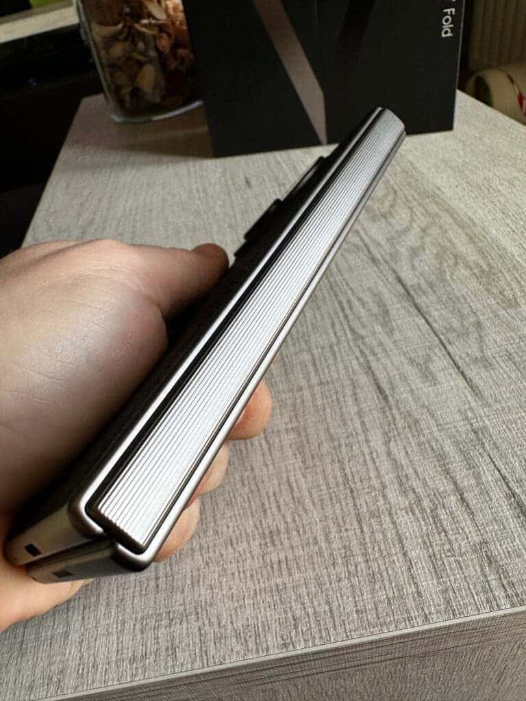 Обзор Tecno Phantom V Fold: складной дизайн картинка Обзор Tecno Phantom V Fold