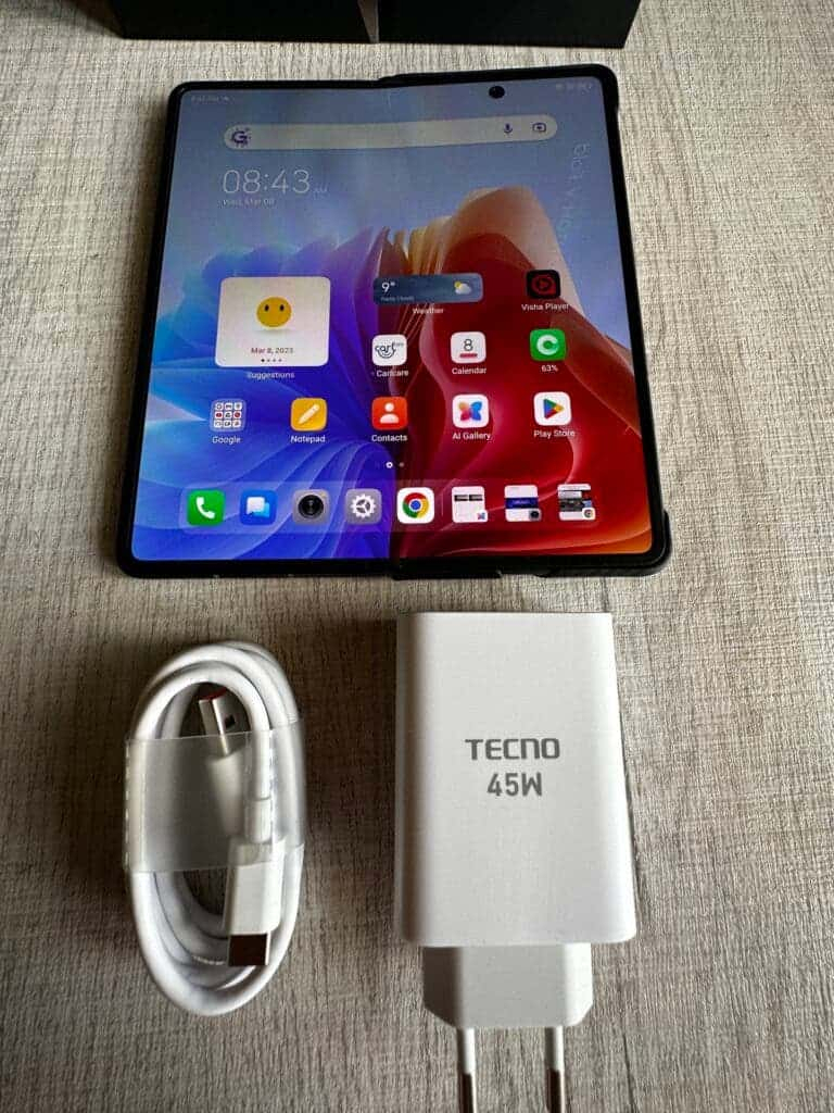 Обзор Tecno Phantom V Fold: складной дизайн картинка Обзор Tecno Phantom V Fold: складной дизайн фото