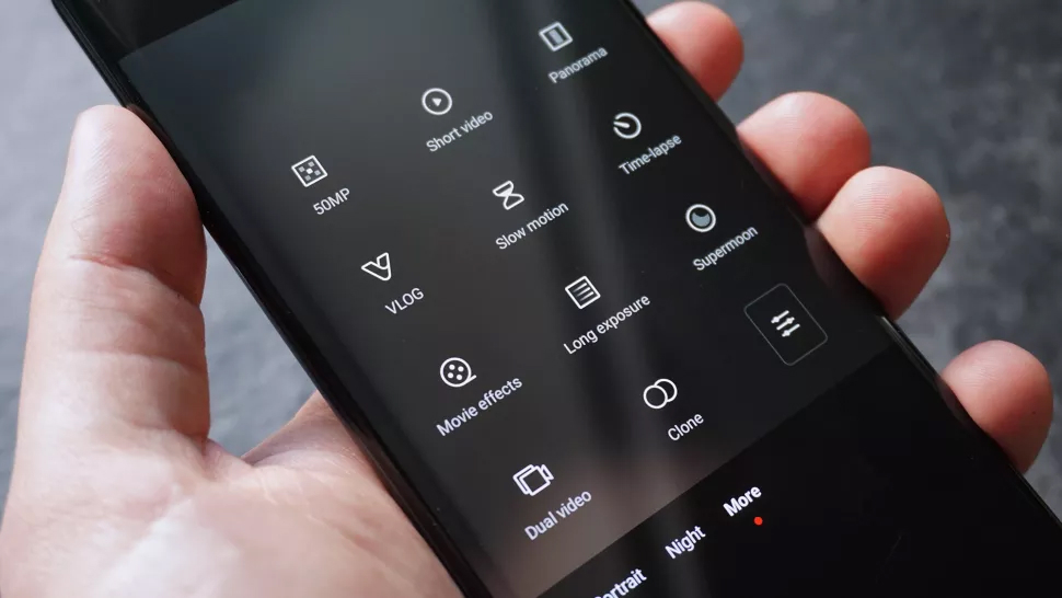 Обзор Xiaomi 13: элегантный и изысканный подражатель iPhone