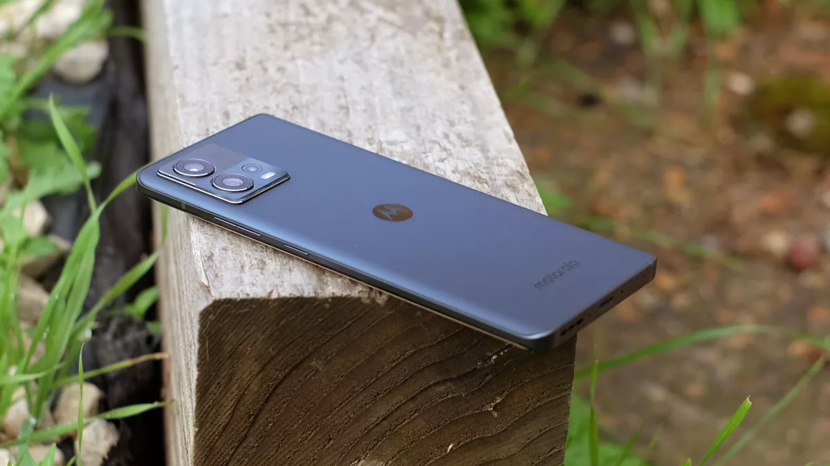 Обзор Motorola Edge 30 Fusion: "почти флагман" с разумными компромиссами фото