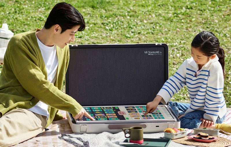LG StanbyME Go 27LX5: необычный 27-дюймовый «планшет-чемодан» для пикников фото