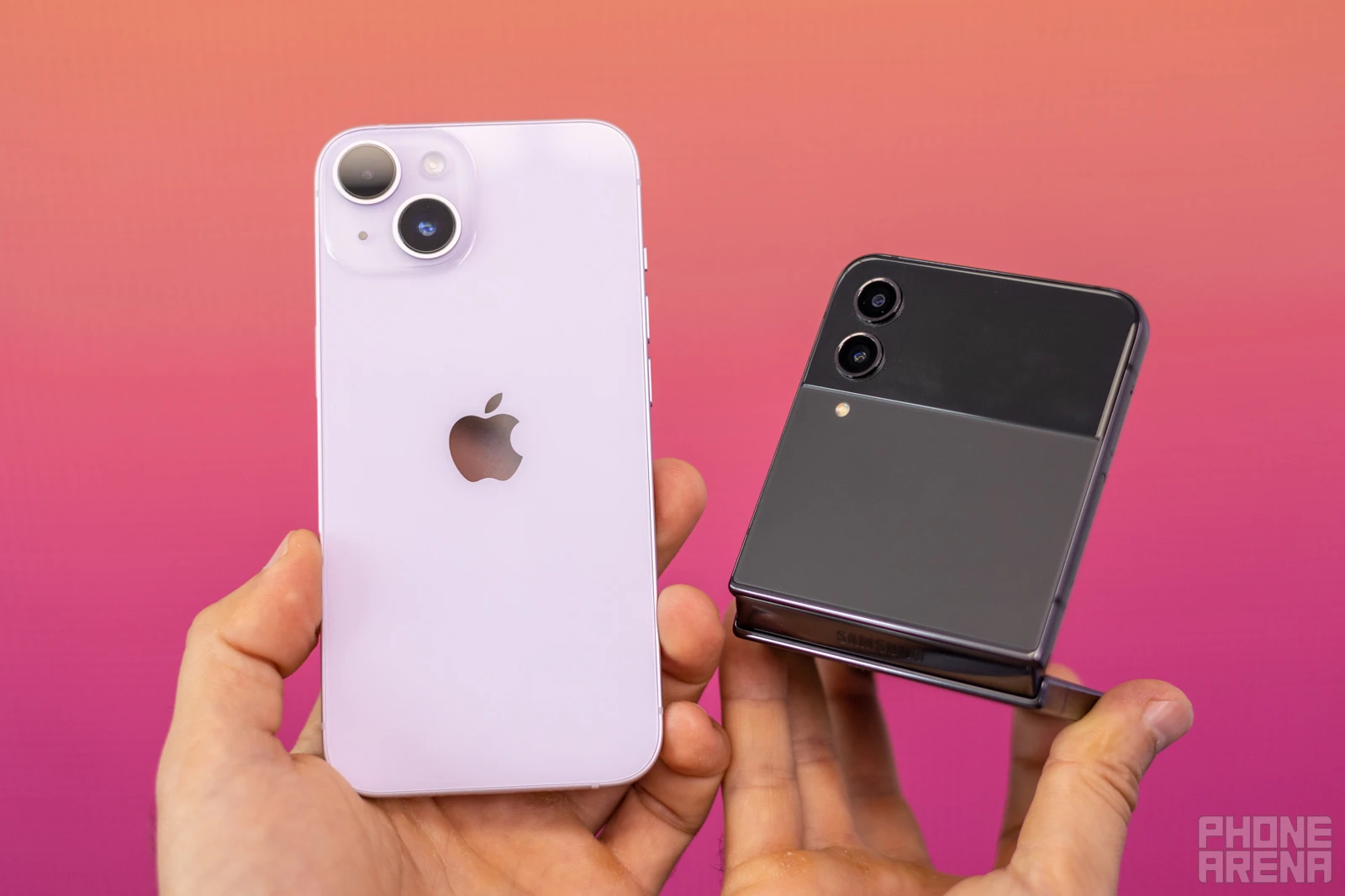 iPhone 14 против Samsung Galaxy Z Flip 4 фото