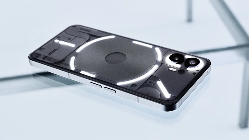 Представлен смартфон Nothing Phone (2) с необычным прозрачным корпусом фото