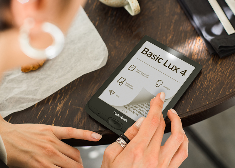 В РФ прибыл самый доступный ридер PocketBook с сенсорным экраном фото
